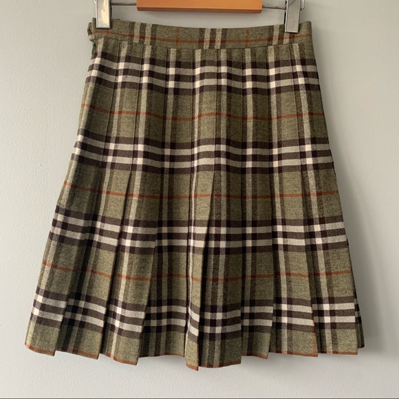 Burberry Dresses & Skirts - Authentic Burberry Novacheck Pleat 100% Wool Skirt 8